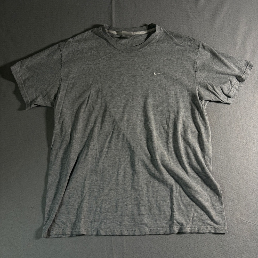 Nike Mens Short Sleeve Crew Neck T-Shirt Gray‎ Heather Small Swoosh Logo BB21